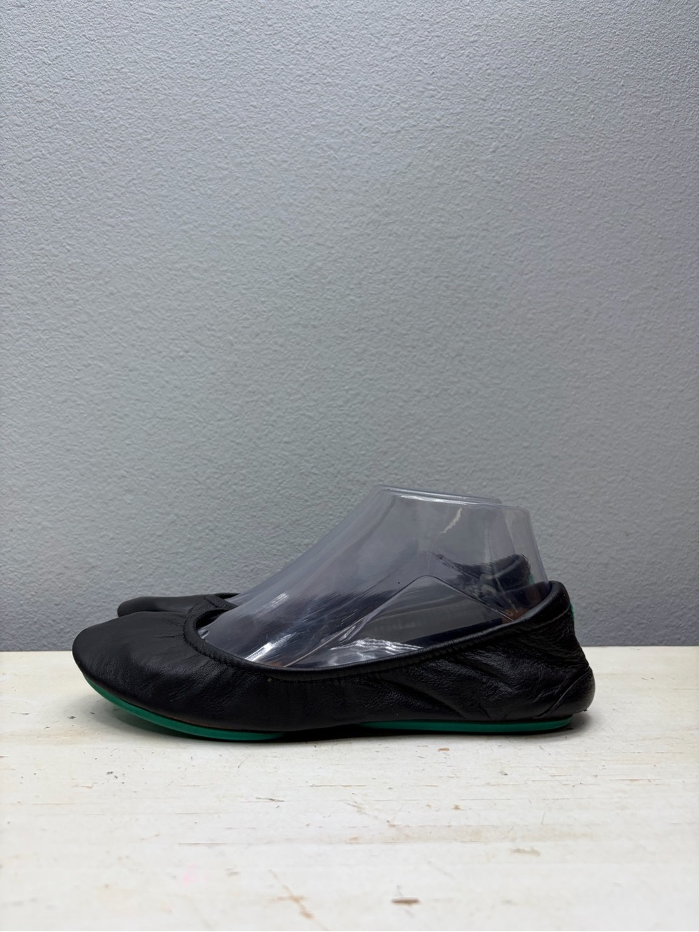 Tieks Matte Black Leather Ballet Flats Womens Size 7 Foldable Shoes